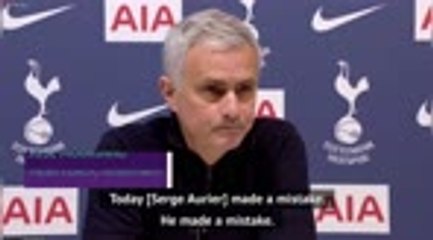 Télécharger la video: Mourinho refuses to blame Aurier for error in Leicester defeat