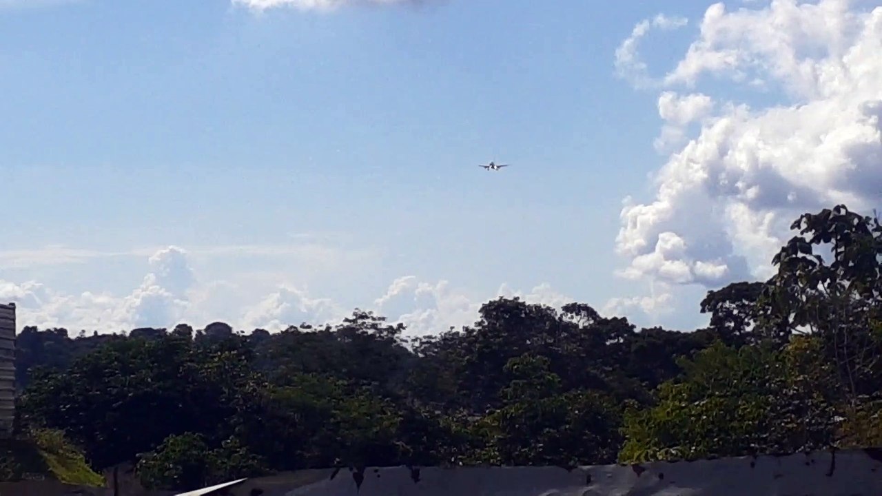 Airbus A320 PR-MYZ na aproximação final antes de pousar em Manaus vindo de Guarulhos