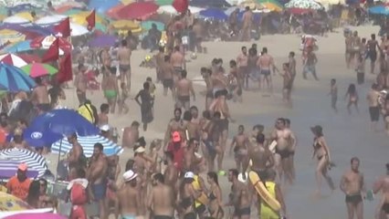 Inquietud en Brasil por las imágenes de playas atestadas de gente