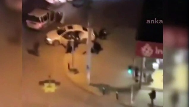 YAKALADIĞI ALKOLLÜ SÜRÜCÜYÜ DEFALARCA TEKMELEYEN POLİS AÇIĞA ALINDI