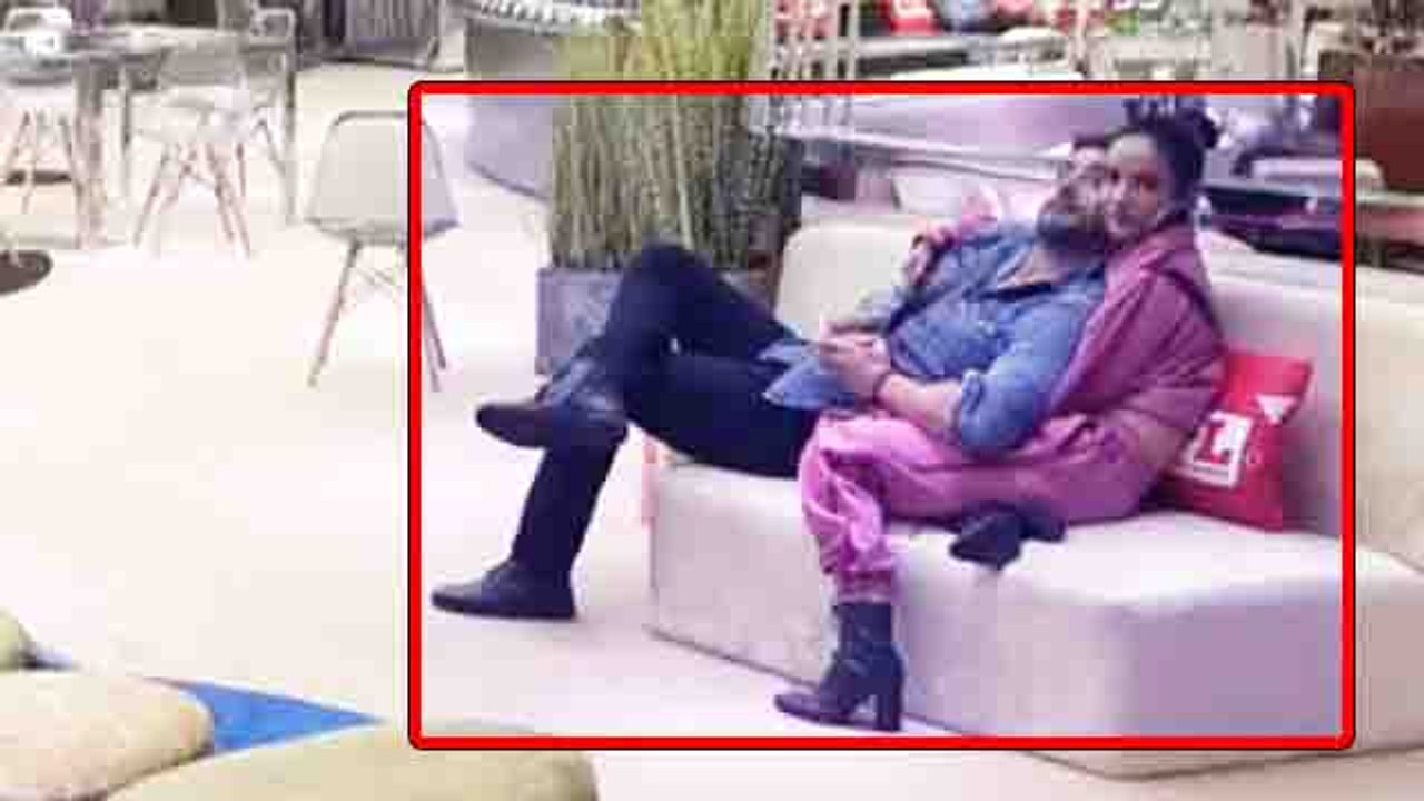 Bigg Boss 14; Jasmin की गोद में बैठकर Aly Goni ने किया ये, देखकर होंगे हैरान | FilmiBeat