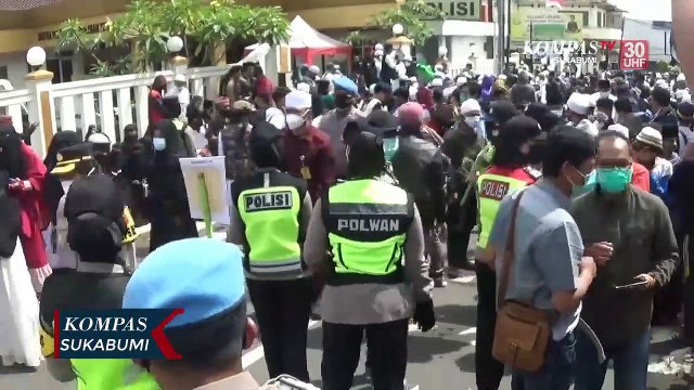 Massa Datangi MAPOLRES Sukabumi Kota Tuntut Bebaskan HRS