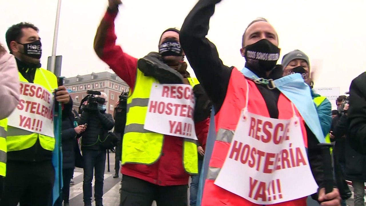 Hosteleros exigen el "rescate del sector" tras caminar 15 días desde Pontevedra