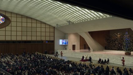 'Ninguém perderá trabalho' no Vaticano