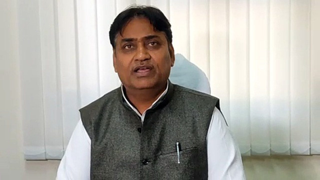 इधर  डोटासरा  बोले: भाजपा देख रही मुंगेरीलाल के हसीन सपने,उधर,  बेरोजगारों का प्रदर्शन