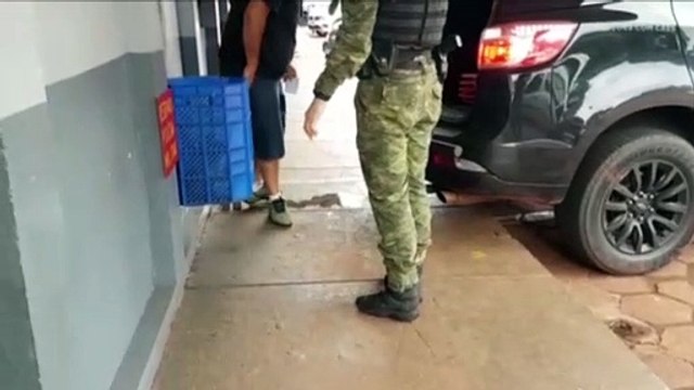 Homem que transportava cigarros contrabandeados é detido e encaminhado à delegacia