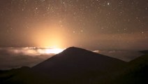 Kilauea eruption glows, lighting up night sky