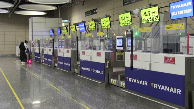 Британия: аэропорты пустеют