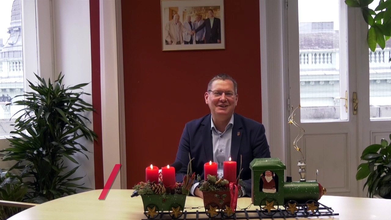 Bezirksvorsteher Georg Papai (Wien Floridsdorf) wünscht Frohe Weihnachten und einen guten Ruscht ins Jahr 2021