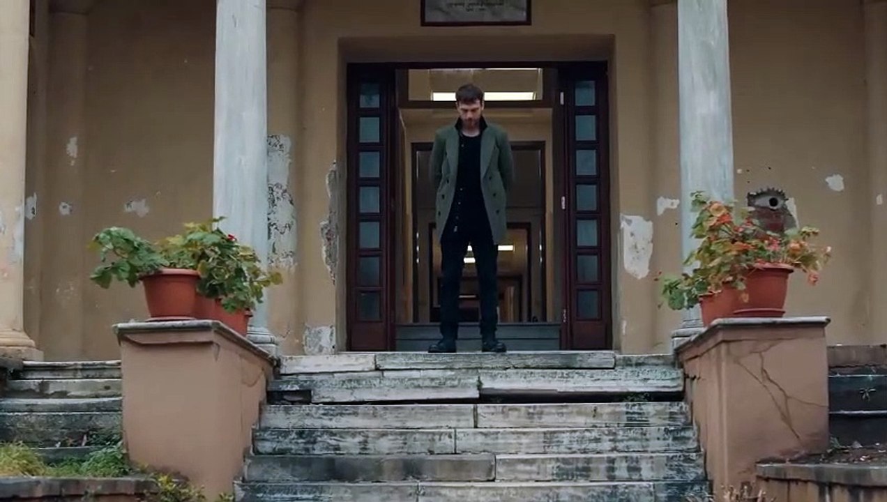 مسلسل الحفرة الموسم الرابع الحلقة 16 مترجمة للع...