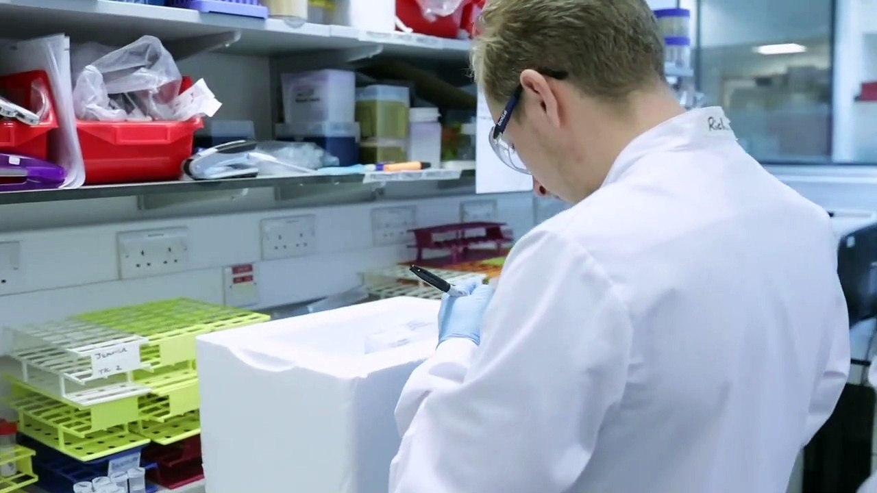 Großbritannien genehmigt Impfstoff von Uni Oxford/AstraZeneca