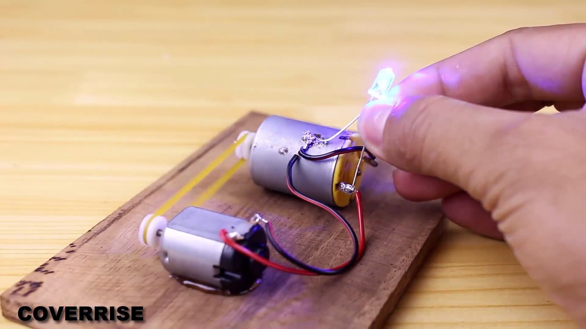 4 Ways to make a Free Energy Mobile Phone Charger - فيديو Dailymotion
