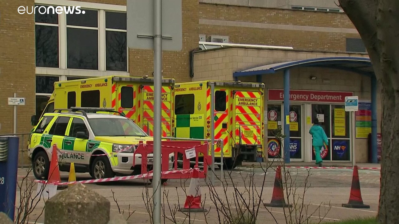 Covid-19 : alerte rouge au Royaume-Uni, la France veut étendre le couvre-feu