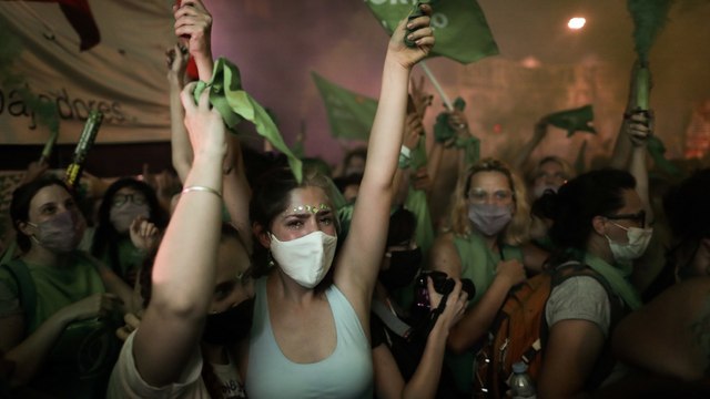 Argentine Senate approves bill to legalise abortion