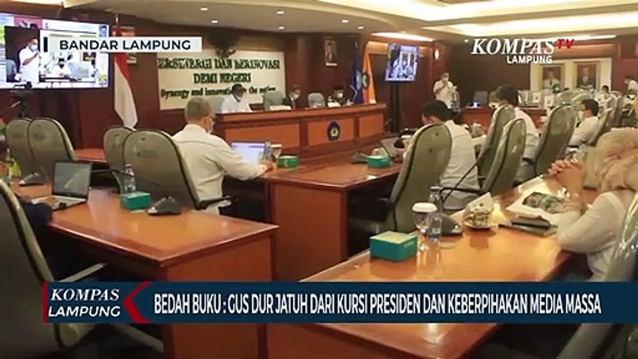 Mengenang Gus Dur, Melalui Buku Gus Dur Jatuh Dari Kursi Presiden dan Keberpihakan Media Massa