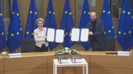 La Unión Europea firma el acuerdo para su futura relación con el Reino Unido
