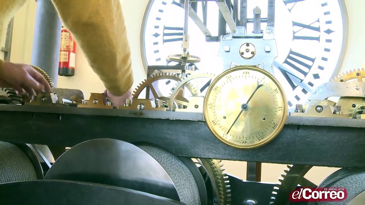 Revisión del reloj de la Puerta del Sol