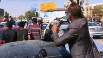 متظاهرون ضد قوات الدعم السريع في الخرطوم وأم درمان بعد مقتل ناشط سياسي