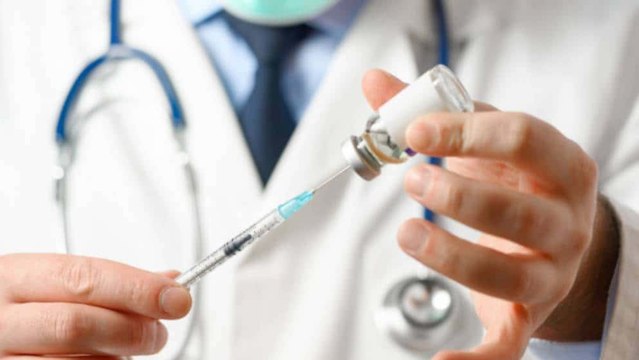 Aprueban en el Reino Unido la vacuna de AstraZeneca/Oxford contra el covid