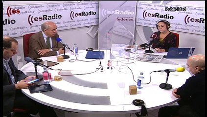 Tertulia de Federico: El Gobierno esconde al Rey en Barcelona y vigila su discurso de Navidad