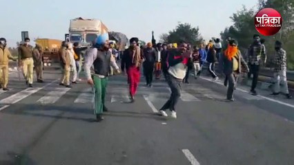 मुरादाबाद में बेकाबू हुए किसान बेरिगेटिंग तोड़े एसएसपी की गाड़ी पर हमला