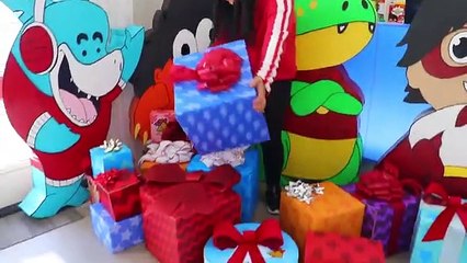 Elf on the Shelf IS BACK! Ryan's Mommy gets PRANKED by ELF on the SHELF