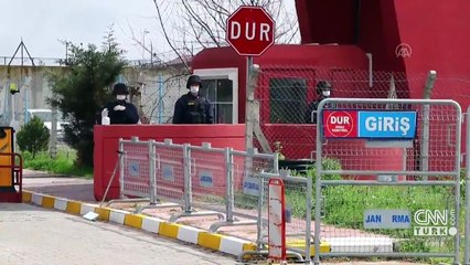 AK Parti'li Ünal'dan 'çıplak arama' açıklaması: FETÖ'cülerle toplantının etkisi var mıdır? | Video