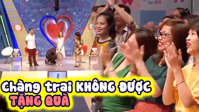 Chàng trai KHÔNG ĐƯỢC PHÉP TẶNG QUÀ vì Cát Tường không chịu, BẤM NÚT HẸN HÒ LIỀN vì bạn gái XINH ĐẸP