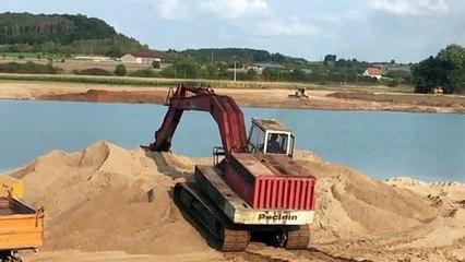 Stettfeld 2020: Poclain GC120 Navigates Hills During Kippertreffen 🚜