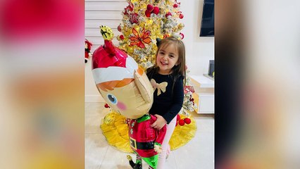 Inmigrante venezolana alegra la Navidad de los niños | Café con Camila