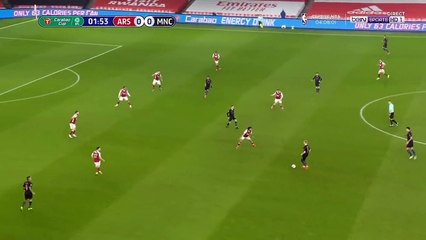 Gabriel Jesus  đánh đầu hạ gục thủ thành Arsenal, mở tỉ số sớm cho Man City