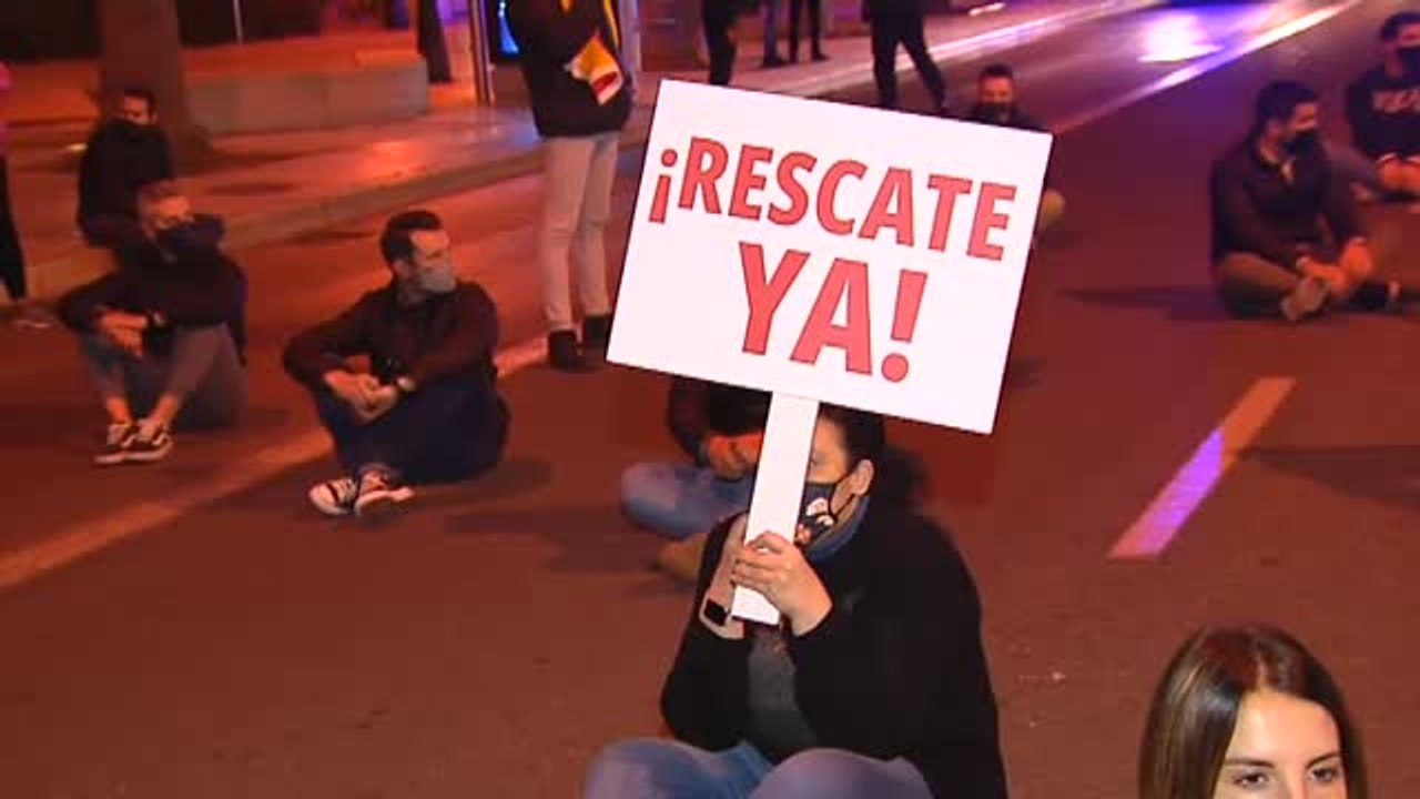 Decepción entre los hosteleros por considerar "insuficiente" el plan de rescate aprobado por el Gobierno