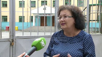 “Mësimi po bëhet i mangët”/ Ekspertët e arsimit: Orët e shkurtuara nuk mjaftojnë