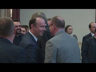 Притисната, Владата размислува да овозможи целодневен престој за основците