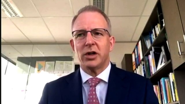 Federal government introduces draft law to tackle online abuse