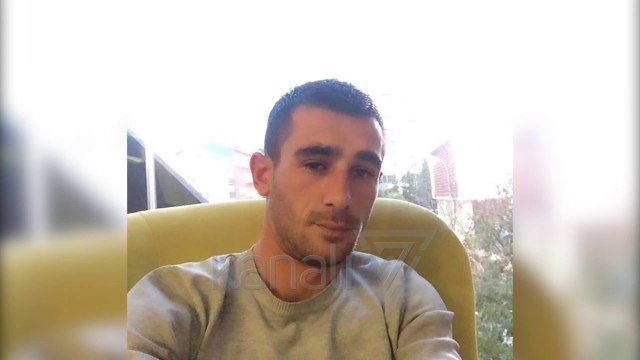 TJETËR VRASJE NË DURRËS,THIKË NË ZEMËR SHOFERIT PËR RRUGËN - News, Lajme - Kanali 7