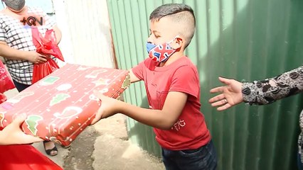 mqn-MQN entrega regalos hasta la puerta de las casas de niños brumosos -221220