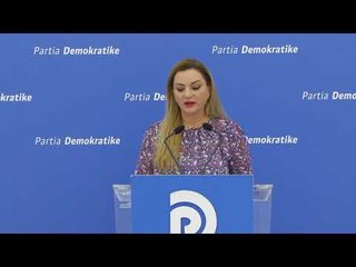 PD VELIAJ MORI 25 MILIONE EURO PËR SHKOLLA POR I PËRDORI PËR FASADË