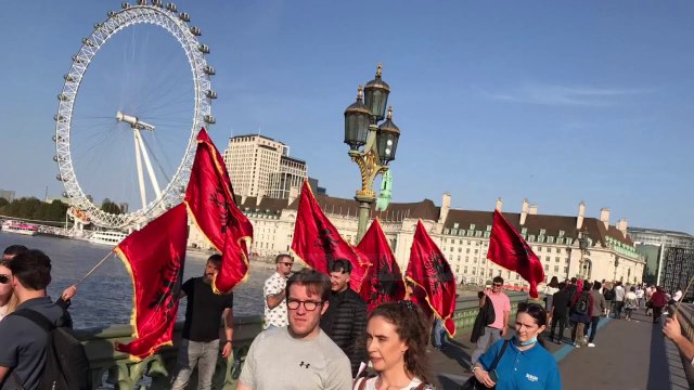 Londër, marshimi i shqiptarëve/ Mesazh diasporës për të kontribuar: Të reflektojmë për të ardhmen