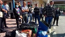 Ora News - Sërish vonesa në Kapshticë, mbi 50 emigrantë në pritje për shkak të formularit