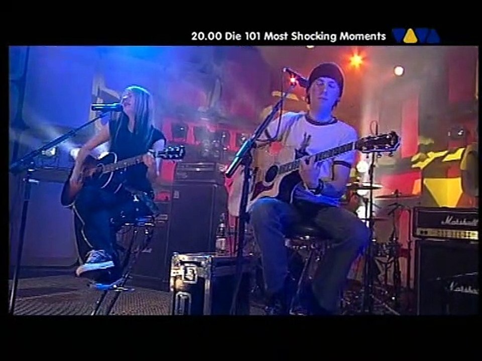 Avril Lavigne - Don't Tell Me (Live @ VIVA Interaktiv 2004) (2004/04/30) HQ