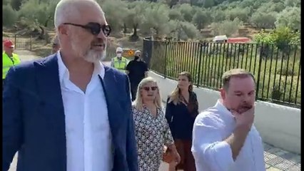 Rama kritikon kryebashkiakun e Beratit: Lyeji këto muret, mos të jenë si të Bathores në vitet ’90