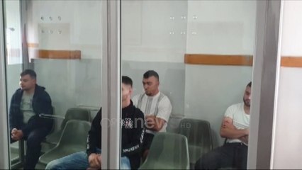Ora News - Vranë 39-vjeçarin dhe plagosën të birin, gjykata mbyll në qeli 2 nga autorët