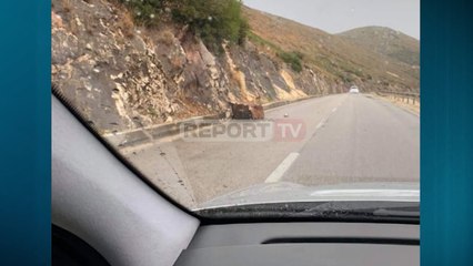 Report TV - Reshje të dendura në Sarandë, rrëshqitje dherash në disa akse rrugore