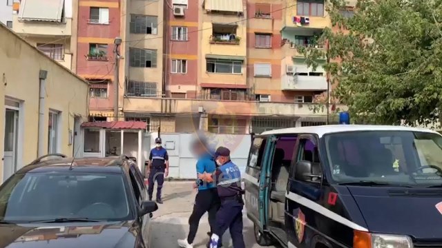 Ora News - Korçë/ Arrestohen dy adoleshentë, po ndihmonin 4 shtetas të huaj për të kaluar kufirin