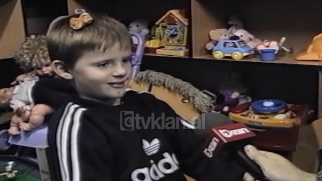 Qendra e rehabilitimit per femijet jetim ne Kosove - (22 Tetor 2000)