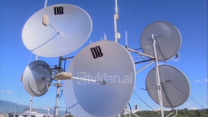 Keshilli Kombetar i RTV jep licenca per radiot dhe televizionet private - (22 Tetor 2000)