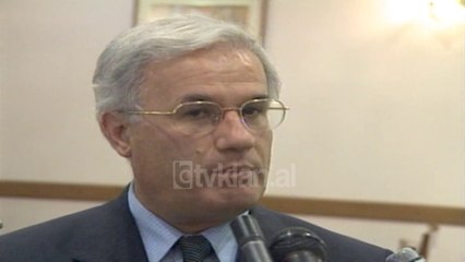 Download Video: Ministri i Jashtëm Milo takim me homologun malazez ne Shkoder - (22 Tetor 2000)