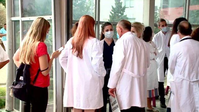 Mjeket e QSUT-se ne proteste | Lajme - News