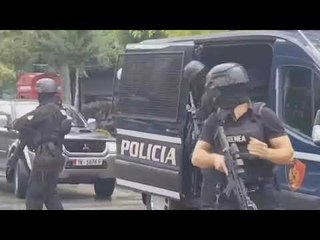 Forcat e policisë rrethojnë banesën e 71 vjeçarit, Lefter Zhidru
